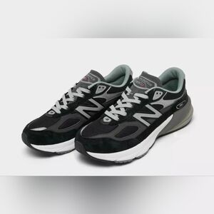 The New Balance 990 V6 Sneakers Mens Size 7 And Boyz